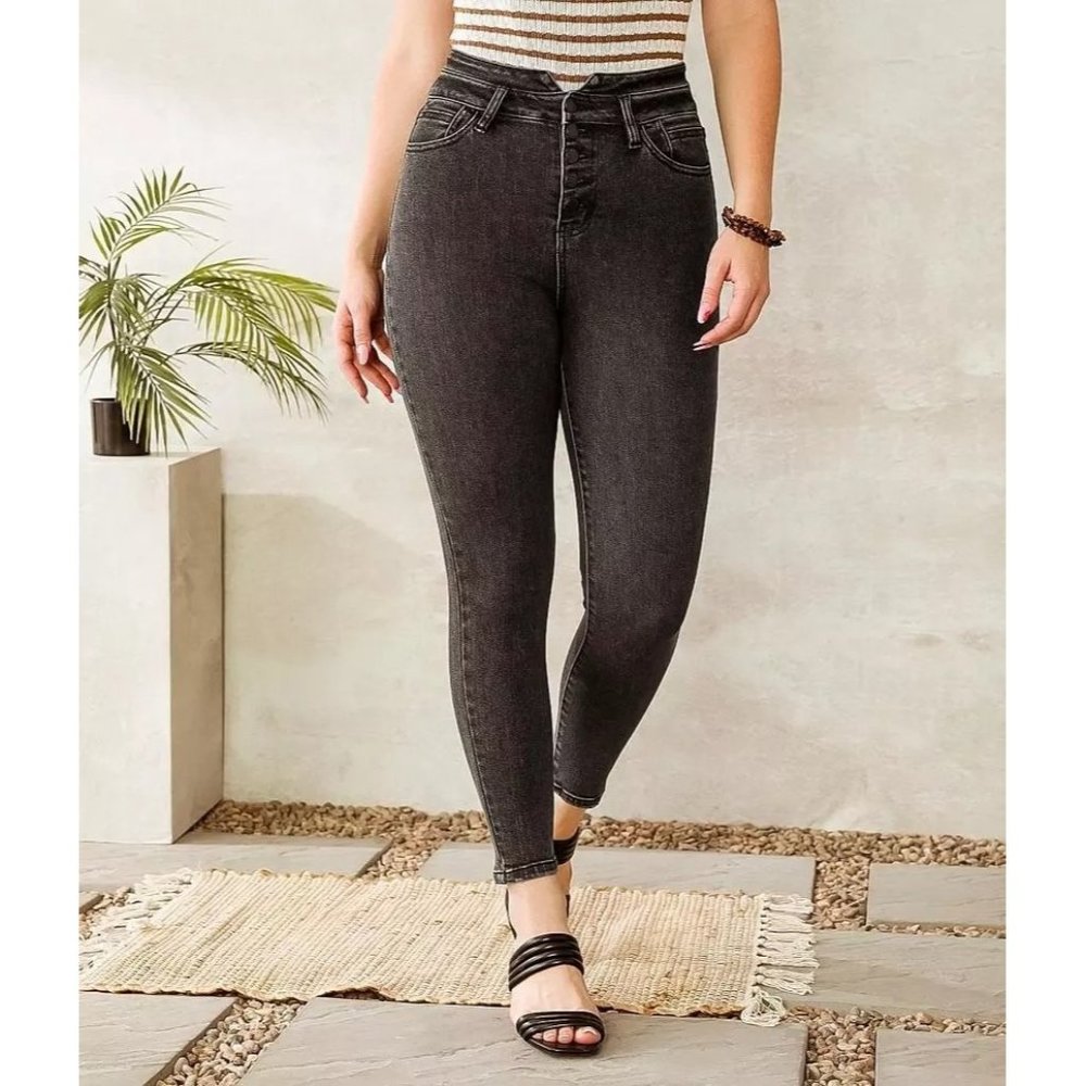 KanCan Signature Kurvy Ultra High Rise Ankle Jean Black Size 29